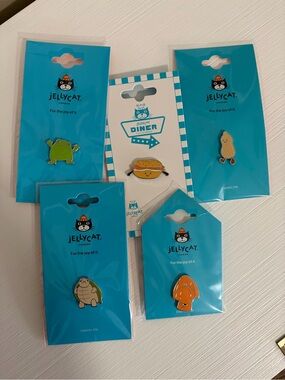 5 Authentic Jellycat Pins 🐸🐰🐢 Cute Character Enamel Bundle🥜🥯